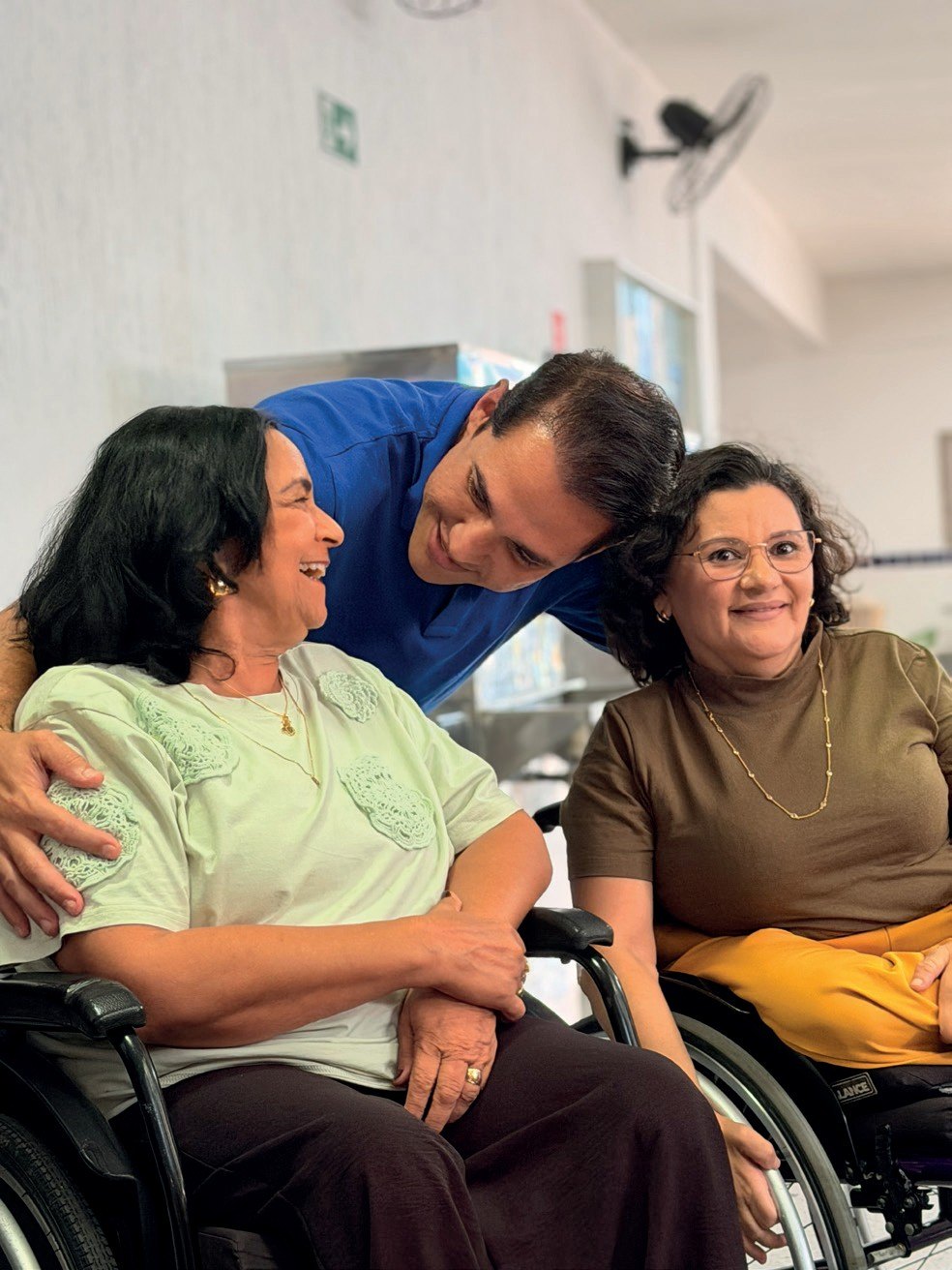 Kleber Rodrigues ao lado de famílias atípicas do Rio Grande do Norte